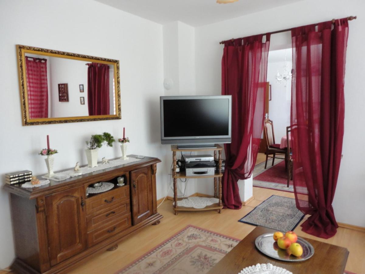 Wisteria Hotel Tivat Eksteriør billede