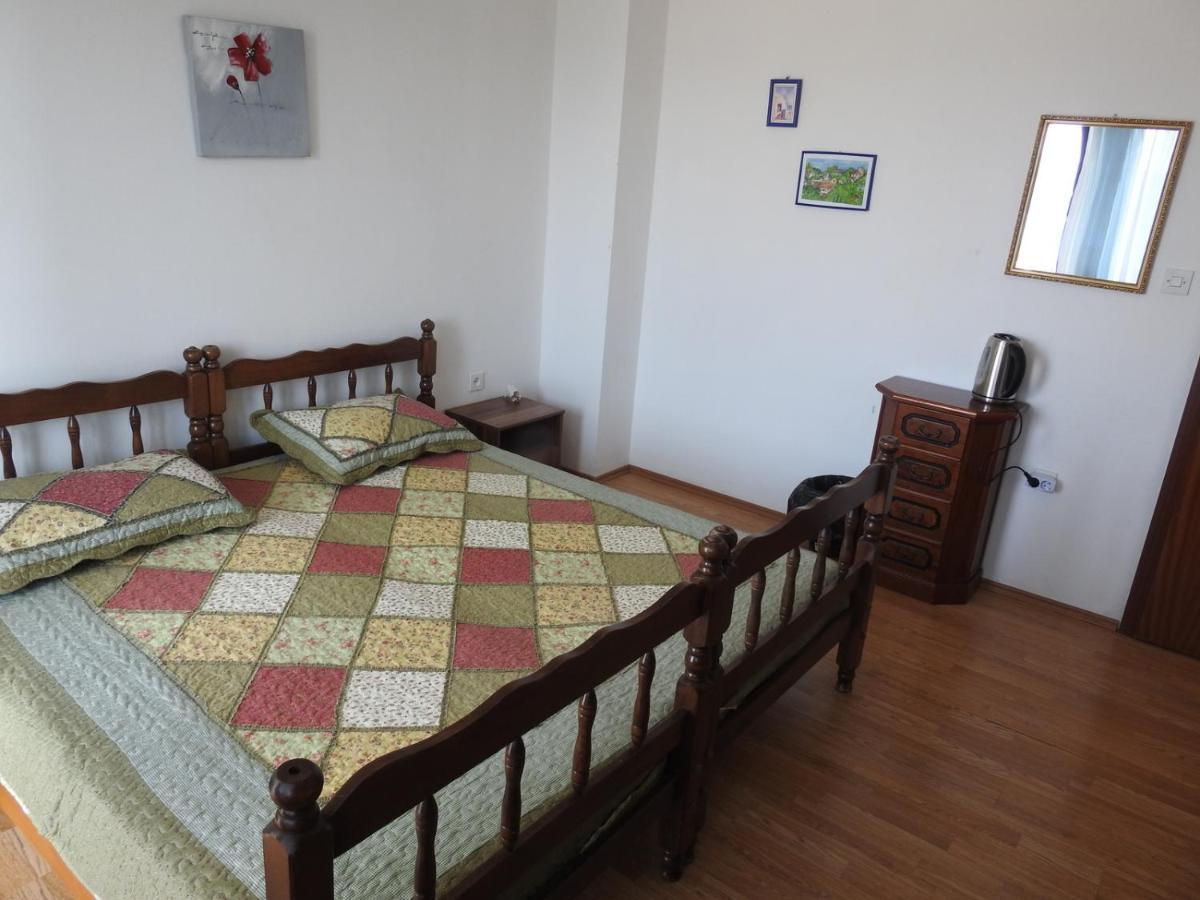 Wisteria Hotel Tivat Eksteriør billede