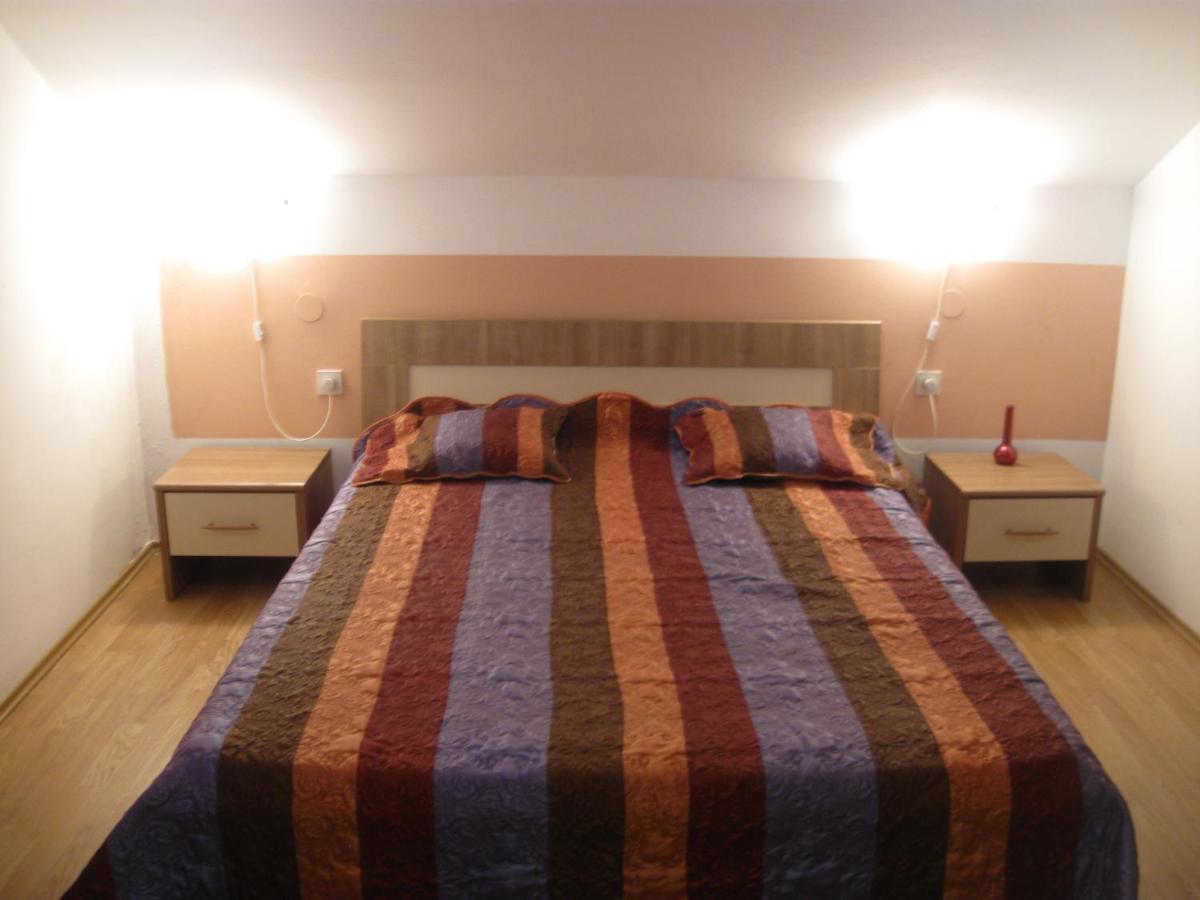 Wisteria Hotel Tivat Eksteriør billede