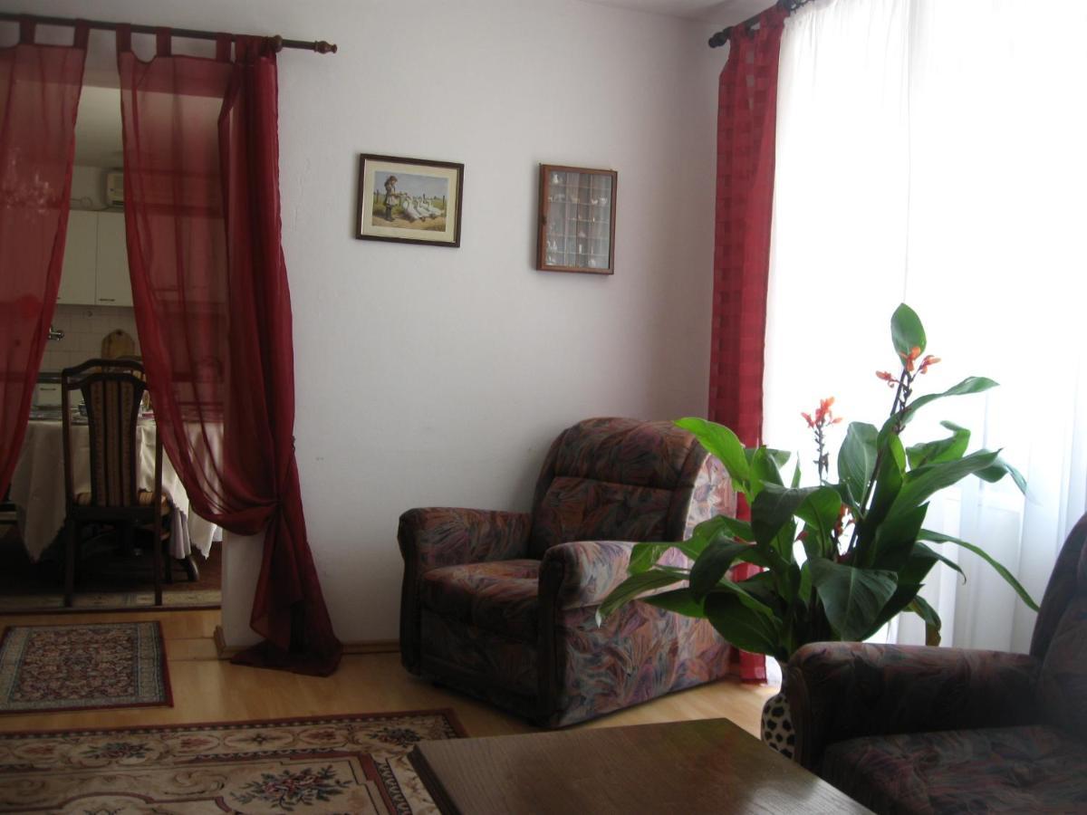 Wisteria Hotel Tivat Eksteriør billede
