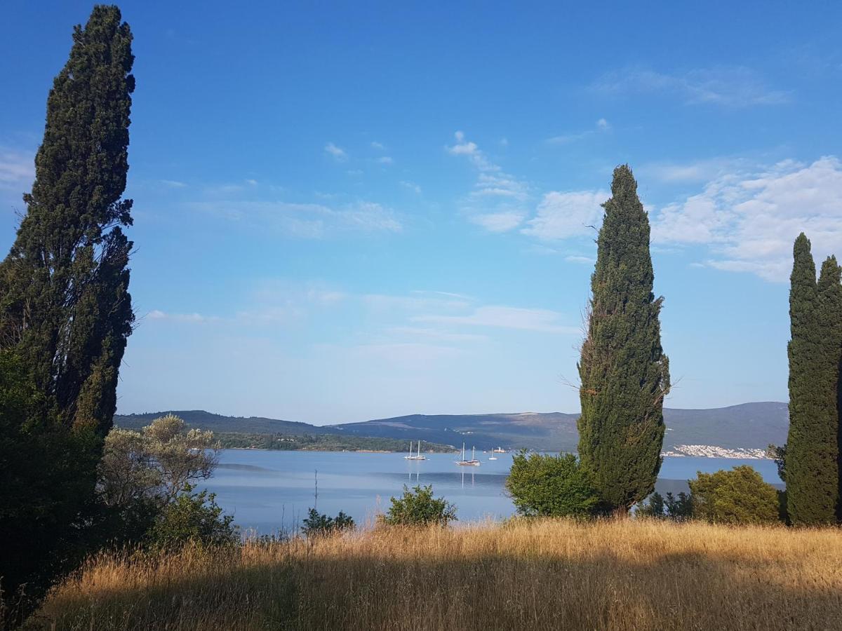 Wisteria Hotel Tivat Eksteriør billede