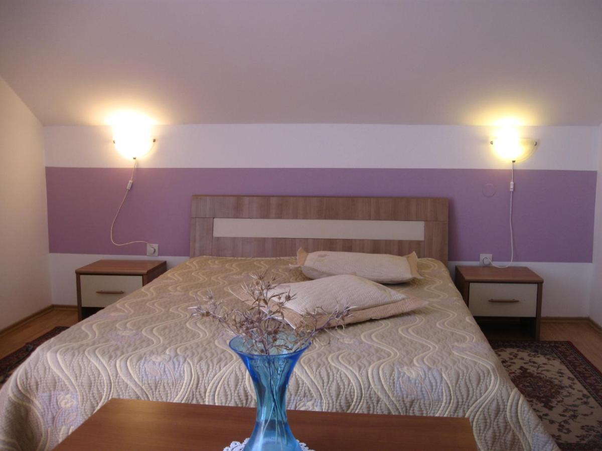 Wisteria Hotel Tivat Eksteriør billede
