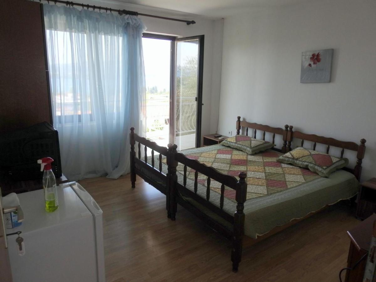 Wisteria Hotel Tivat Eksteriør billede