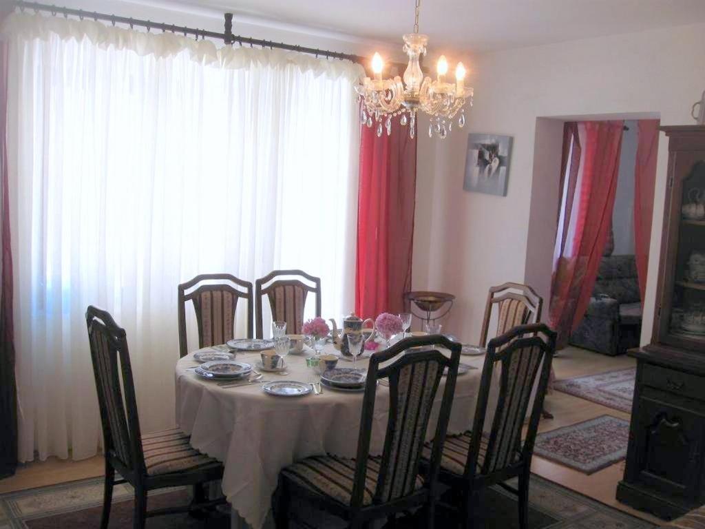 Wisteria Hotel Tivat Eksteriør billede