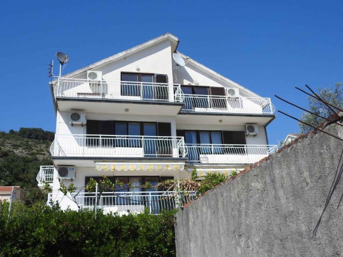 Wisteria Hotel Tivat Eksteriør billede